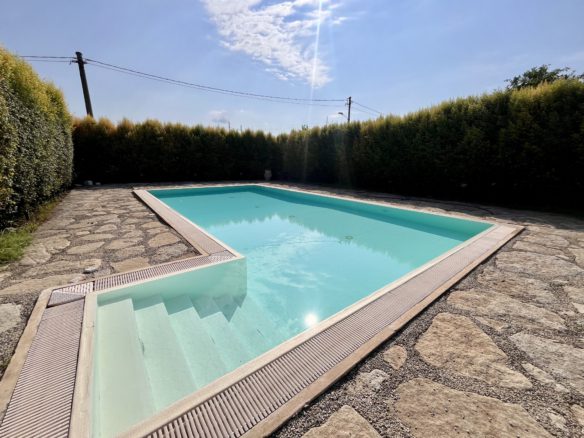 Villa con piscina a Barcellona P. G.