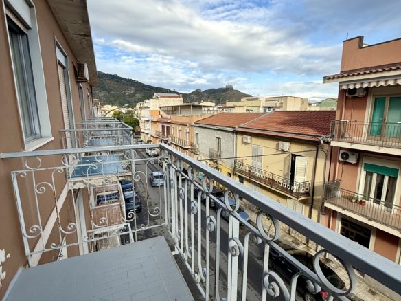 Ampio appartamento ad Oliveri