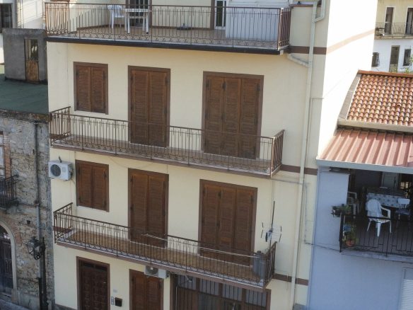 Incantevole Proprietà Indipendente nel Cuore di Basicò