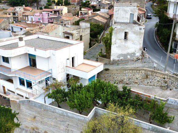 Villa panoramica con giardino